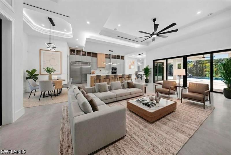 5 bedroom SingleFamilyResidence at 522 17th St SW, Golden Gate Estates, Naples — photo 4