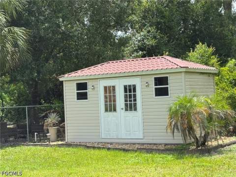 13 Wellington Ave, Lehigh Acres FL - photo 16 of 30