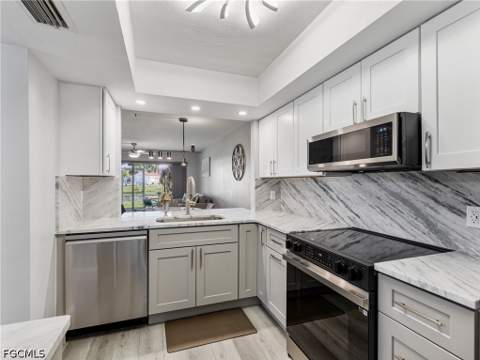 5471 Peppertree Dr 7, Fort Myers FL - photo 12 of 36