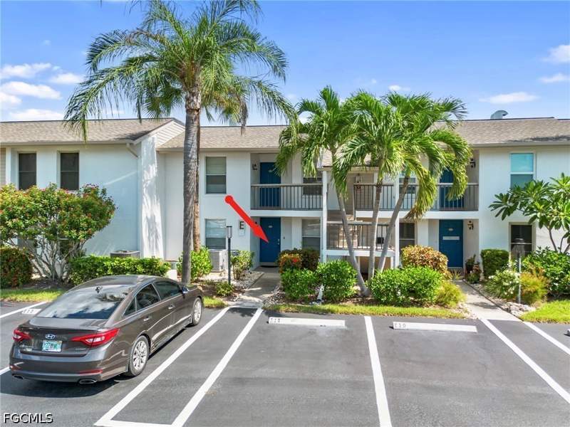 2 bedroom Condominium at 5471 Peppertree Dr 7, Cardinal Cove, Fort Myers — photo 2