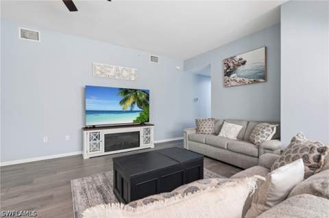 1425 Mariposa Cir 101, Naples FL - photo 8 of 50