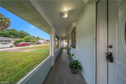 77 Glenmont Dr W, North Fort Myers FL - photo 22 of 40