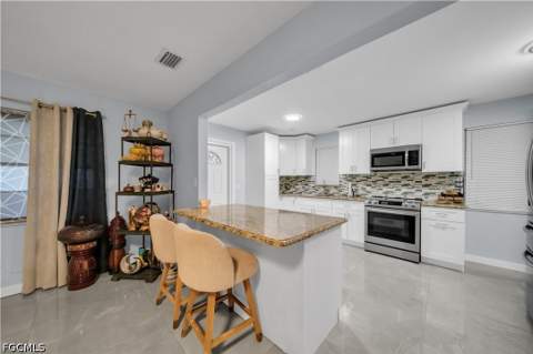 77 Glenmont Dr W, North Fort Myers FL - photo 6 of 40