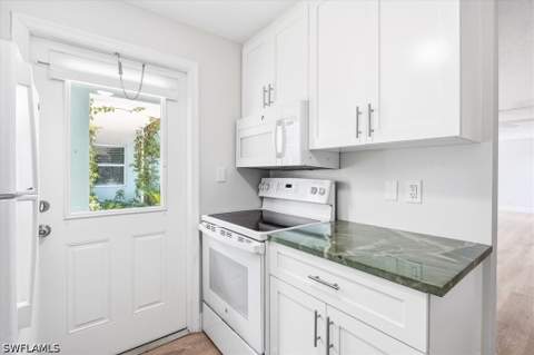 653 12th Ave S 653, Naples FL - photo 11 of 24