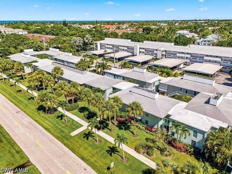 2 bedroom Condominium at 653 12th Ave S 653, Everglades Club, Naples — photo 3