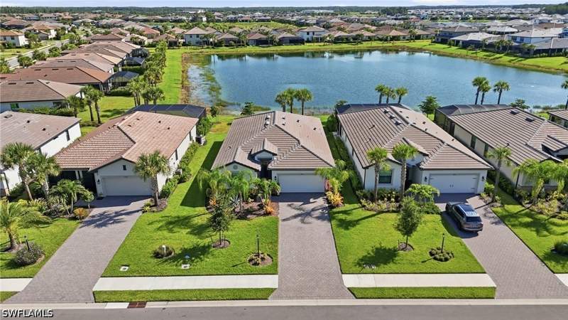 4 bedroom SingleFamilyResidence at 18566 Ives Dr, Verdana Village, Estero — photo 2