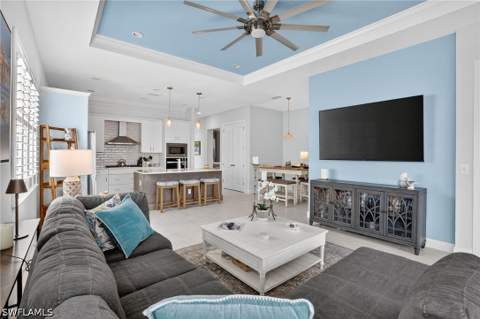 9195 Cayman Dr, Naples FL - photo 7 of 36