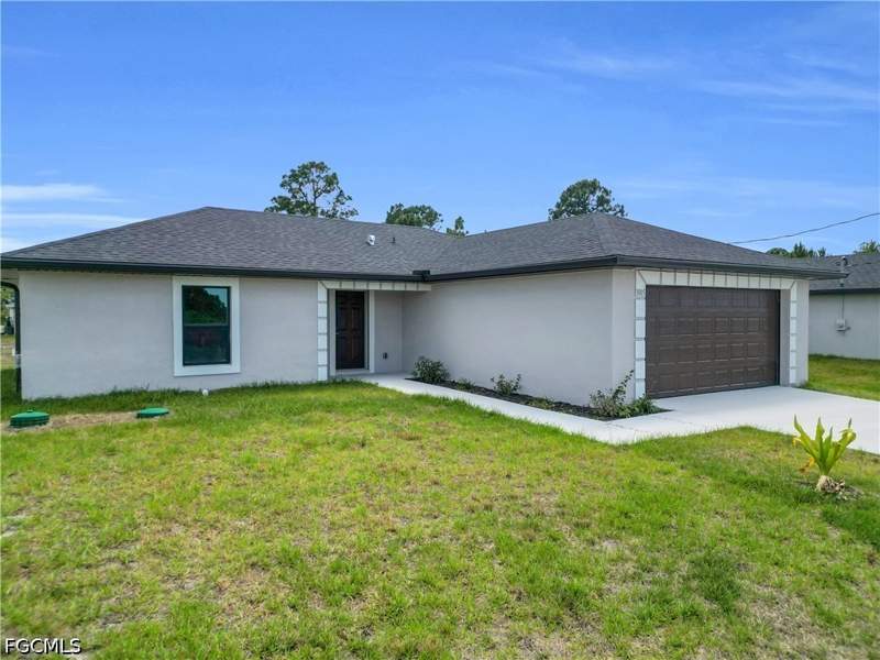 3 bedroom SingleFamilyResidence at 823 McKinley Ave, Lehigh Acres, Lehigh Acres — photo 2