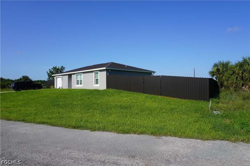 3 bedroom SingleFamilyResidence at 108 Dublin Cir, Banyan Village, Labelle — photo 2