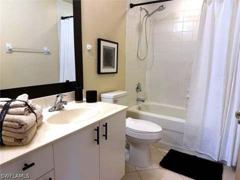 7839 Regal Heron Cir 202, Naples FL - photo 11 of 14