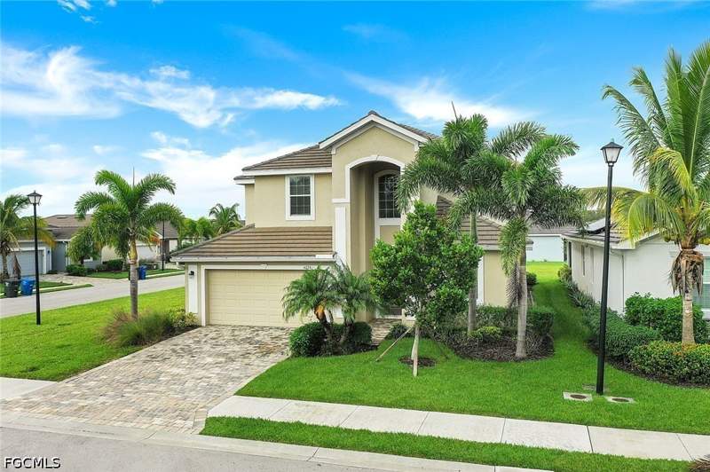 5 bedroom SingleFamilyResidence at 4234 Bluegrass Dr, Castalina, Fort Myers — photo 2