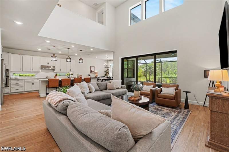 4 bedroom SingleFamilyResidence at 19575 The Place Blvd, The Place At Corkscrew, Estero — photo 4
