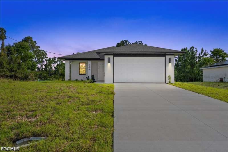 3 bedroom SingleFamilyResidence at 2810 73rd St W, Lehigh Acres, Lehigh Acres — photo 1