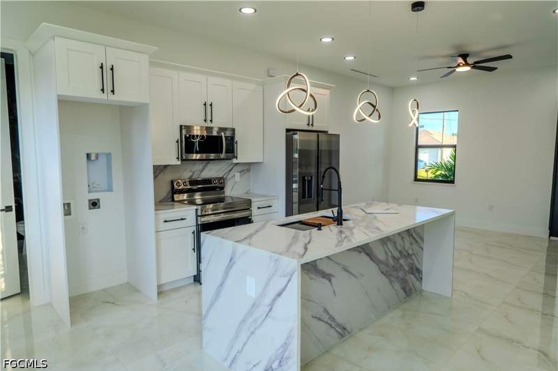 3 bedroom SingleFamilyResidence at 4012 11th St W, Lehigh Acres, Lehigh Acres — photo 4