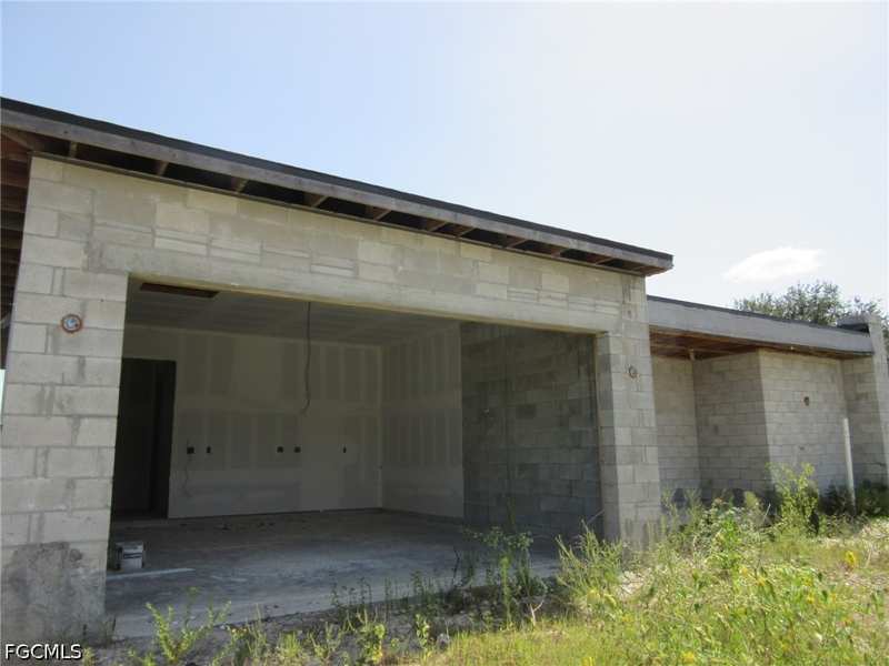 3 bedroom SingleFamilyResidence at 3731 13th St W, Lehigh Acres, Lehigh Acres — photo 1