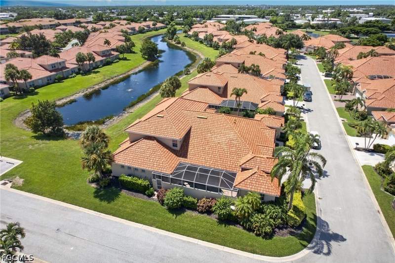3 bedroom Attached at 13954 Bently Cir, Bell Tower Park, Fort Myers — photo 2
