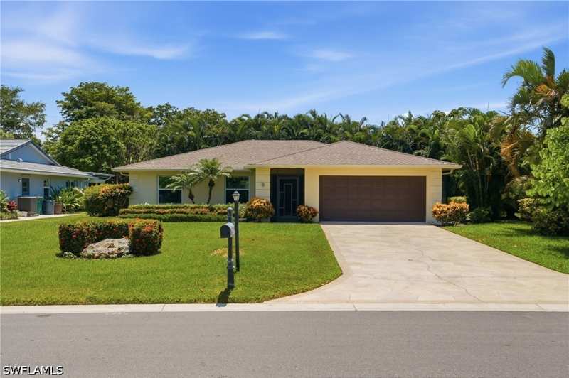 3 bedroom SingleFamilyResidence at 4601 Evergreen Lake Rd, Lakewood, Naples — photo 1