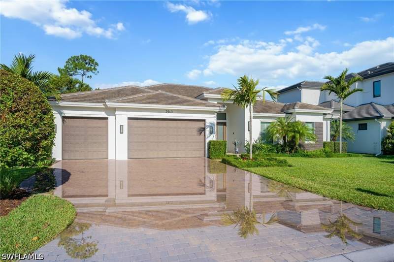 4 bedroom SingleFamilyResidence at 2943 Coco Lakes Dr, Coco Lakes, Naples — photo 2