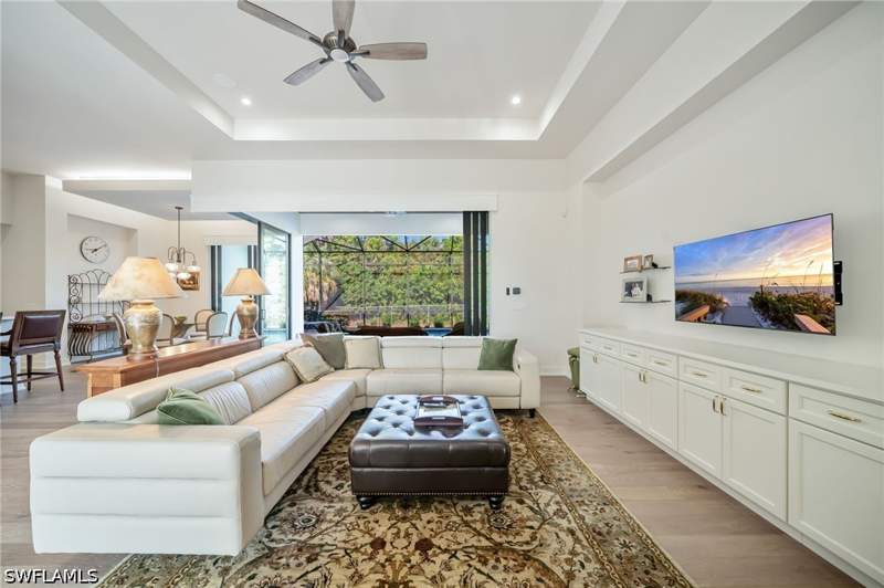 4 bedroom SingleFamilyResidence at 2943 Coco Lakes Dr, Coco Lakes, Naples — photo 4
