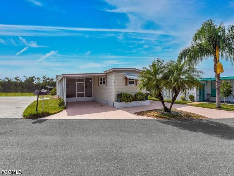 2 bedroom ManufacturedHome at 37 Channel Ln, Orange Harbor Mobile Home Park, Fort Myers — photo 2