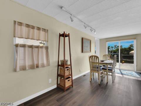 37 Channel Ln, Fort Myers FL - photo 8 of 42