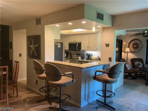 5730 Trailwinds Dr 411, Fort Myers FL - photo 8 of 22