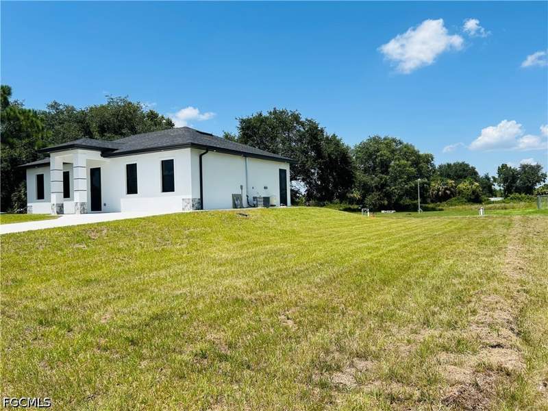 4 bedroom SingleFamilyResidence at 3705 E 15th St, Lehigh Acres, Lehigh Acres — photo 2