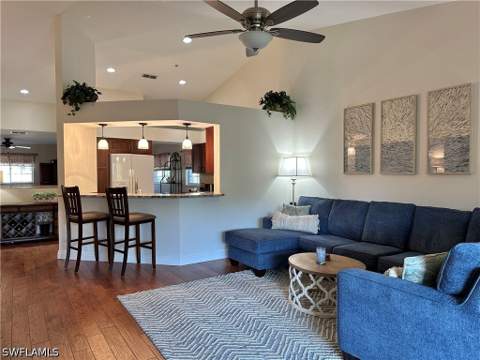 354 Dover Pl 202, Naples FL - photo 13 of 42