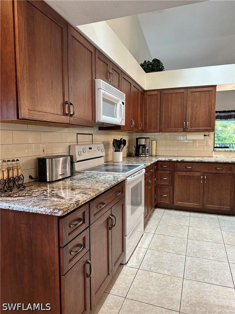 2 bedroom Condominium at 354 Dover Pl 202, Dover Place, Naples — photo 5