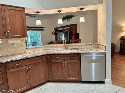 354 Dover Pl 202, Naples FL - photo 8 of 42