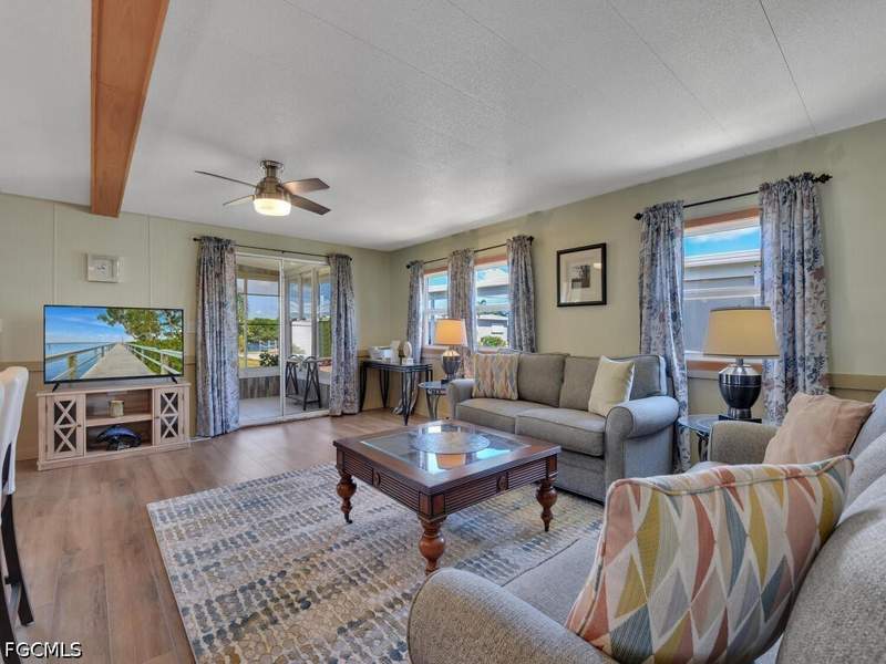2 bedroom ManufacturedHome at 300 Shoreland Dr, Orange Harbor Mobile Home Park, Fort Myers — photo 4