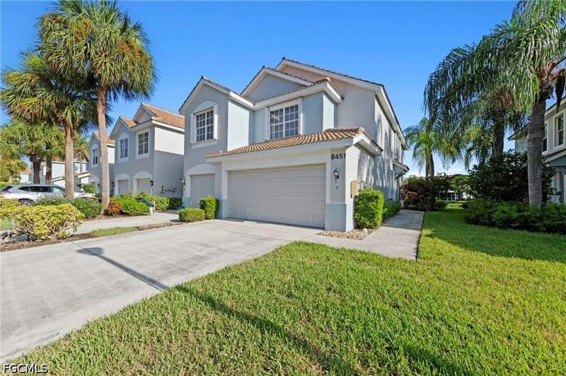3 bedroom Townhouse at 8451 Village Edge Cir 1, Lakewood Village, Fort Myers — photo 2