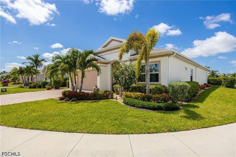 3 bedroom SingleFamilyResidence at 3286 Baravaldo Cir, Entrada, Cape Coral — photo 4