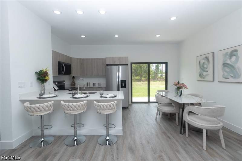 3 bedroom SingleFamilyResidence at 8038 Rolling Cir, Port Labelle, Labelle — photo 3