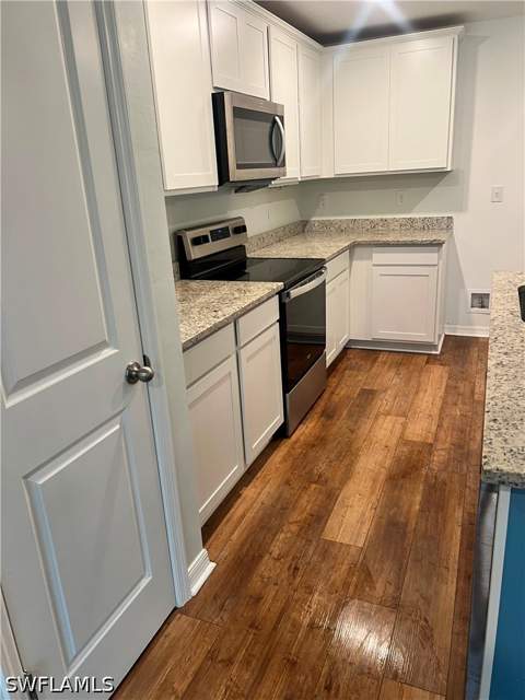 862 Winwood Cir, Fort Myers FL - photo 6 of 9