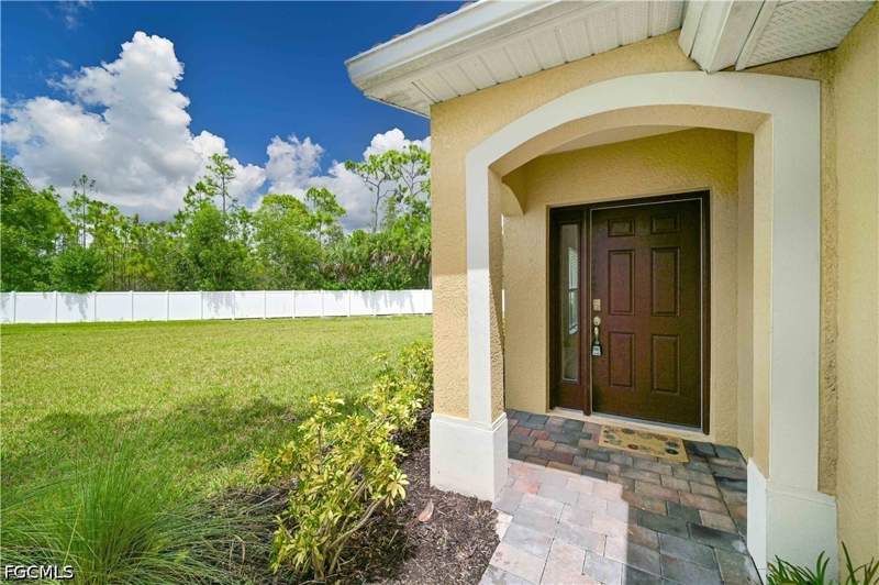 4 bedroom Townhouse at 3733 Crofton Ct, Lindsford, Fort Myers — photo 3