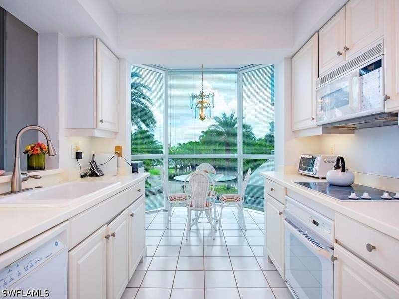 2 bedroom Condominium at 4255 Gulf Shore Blvd N 107, Bay Shore Place, Naples — photo 4