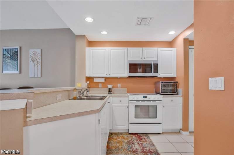 3 bedroom Condominium at 4219 Liron Ave 103, Liron Place, Fort Myers — photo 5