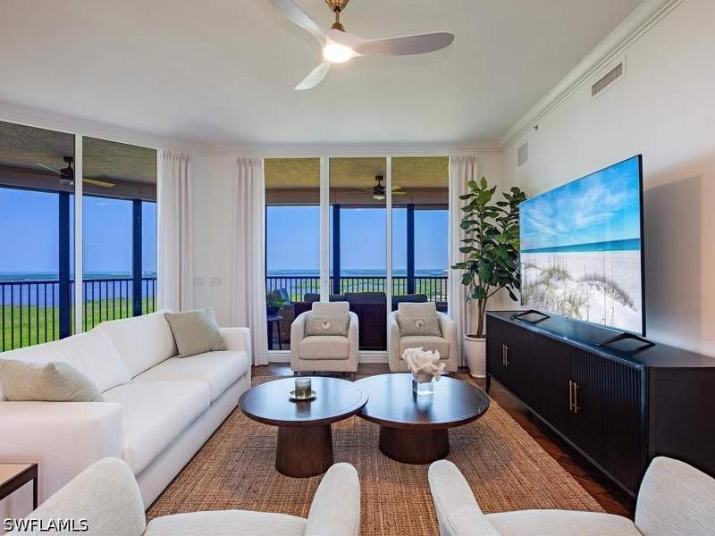 3 bedroom Condominium at 23850 Via Italia Cir 2006, Florencia, Estero — photo 2