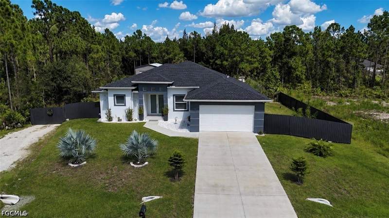 3 bedroom SingleFamilyResidence at 918 Dixie Ave, Lehigh Acres, Lehigh Acres — photo 2