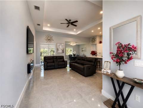 918 Dixie Ave, Lehigh Acres FL - photo 7 of 22