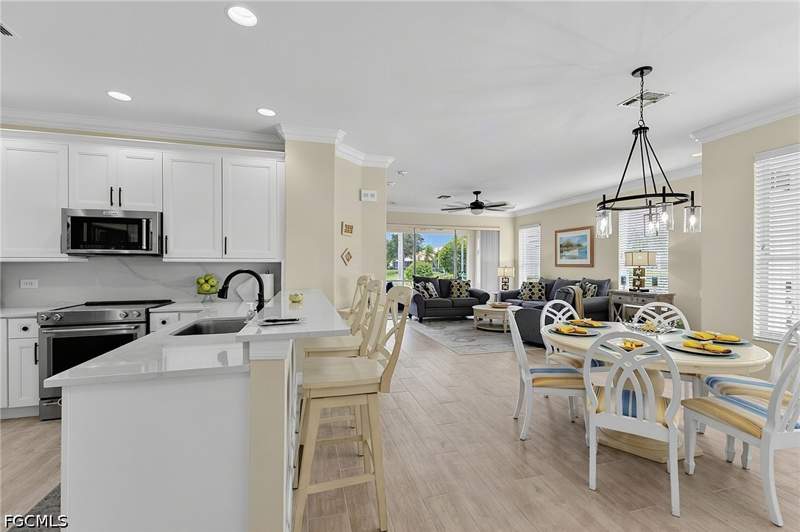 3 bedroom Attached at 8760 Stockbridge Dr, Sommerset Villas, Fort Myers — photo 2