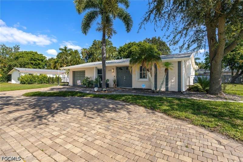 3 bedroom SingleFamilyResidence at 1223 Biltmore Dr, Caloosa View, Fort Myers — photo 4