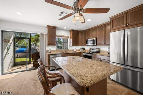 4803 SW Santa Barbara Ct 8, Cape Coral FL - photo 7 of 42