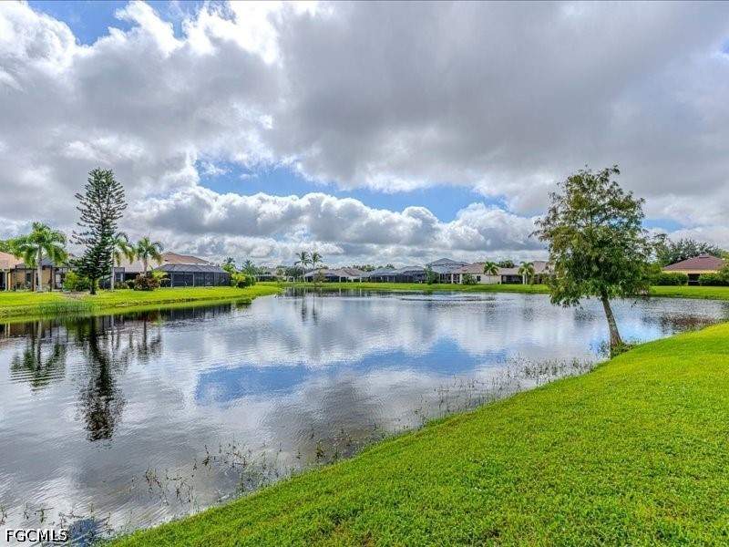 3 bedroom SingleFamilyResidence at 14565 Calusa Palms Dr, Calusa Palms, Fort Myers — photo 2