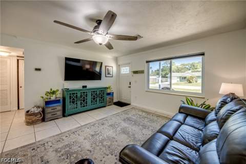 2912 Poinciana Dr, Naples FL - photo 10 of 47