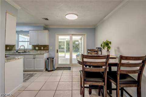 2912 Poinciana Dr, Naples FL - photo 12 of 47