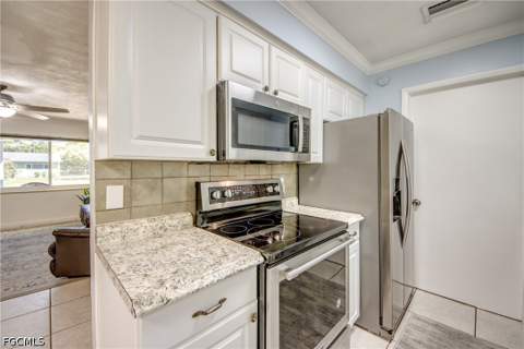 2912 Poinciana Dr, Naples FL - photo 15 of 47