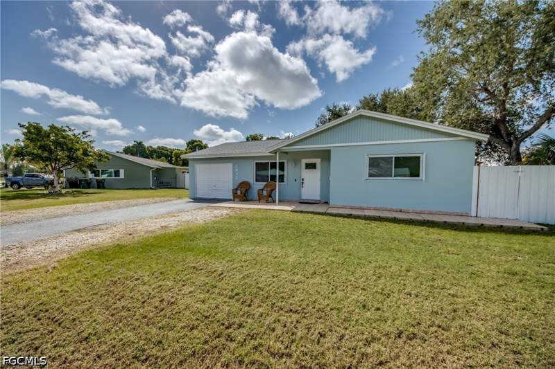3 bedroom SingleFamilyResidence at 2912 Poinciana Dr, Poinciana Village, Naples — photo 3