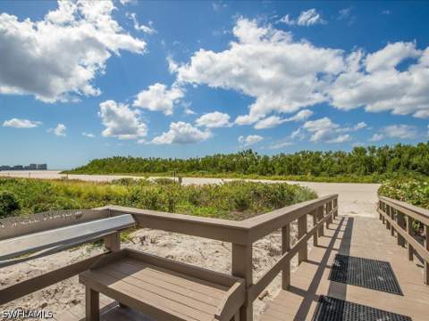 380 Seaview Ct 204, Marco Island FL - photo 18 of 26